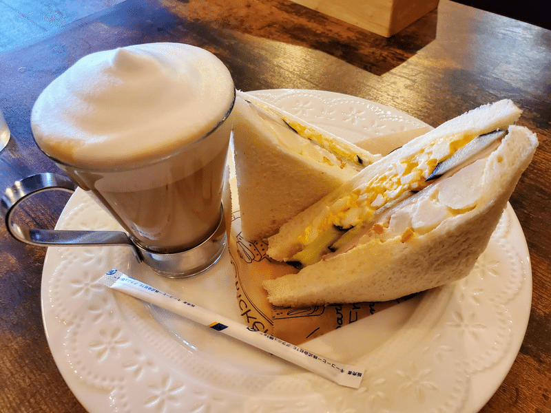 『COWBELLCAFE(カウベル カフェ) 外観 内装 メニュー