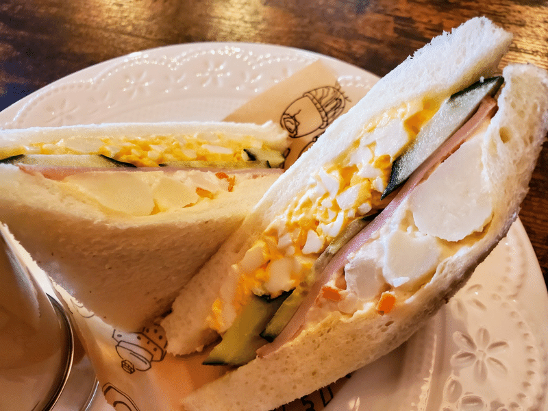 『COWBELLCAFE(カウベル カフェ) 外観 内装 メニュー