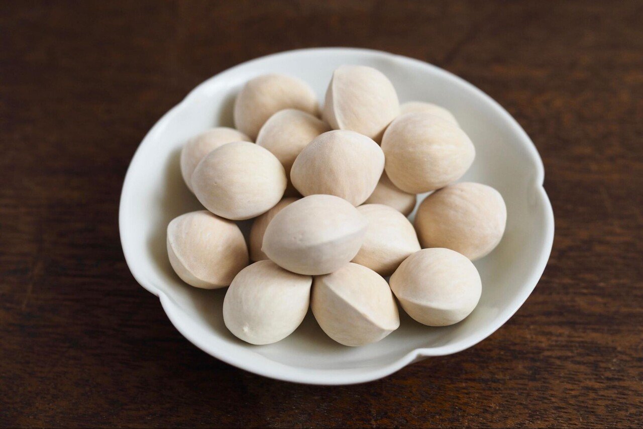 もちもち ぷりぷり 炒りたて銀杏を味わう スパイス塩炒り銀杏 と香りを楽しむ 銀杏ごはん エスビー食品 もちもち ぷりぷり 炒りたて銀杏を味わう スパイス塩炒り銀杏 と香りを楽しむ 銀杏ごはん エスビー食品