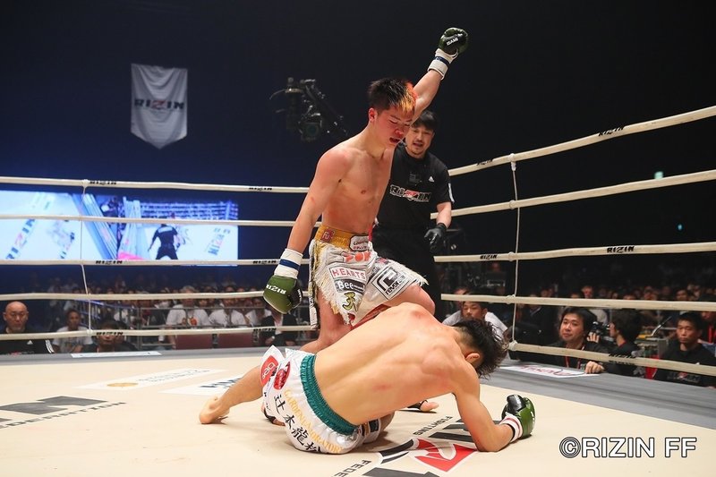 Rizin 那須川天心 胴廻し回転蹴り は閃き 堀口選手の試合を観て 自分以外にもああいうカウンターを打てる選手がいたんだと 5 6 Rizin 10 ゴング格闘技 Note