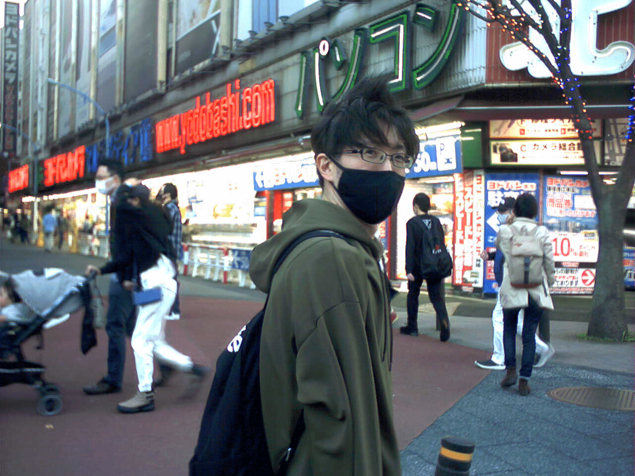 チプデジ 21 10 23 ヨドバシカメラ新宿西口本店前 ディスク百合おん Note