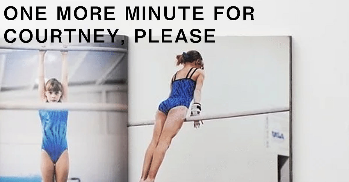 タイムセール 探し方 MORE ONE MINUTE PLEASE〉という写真集について COURTNEY, FOR 洋書