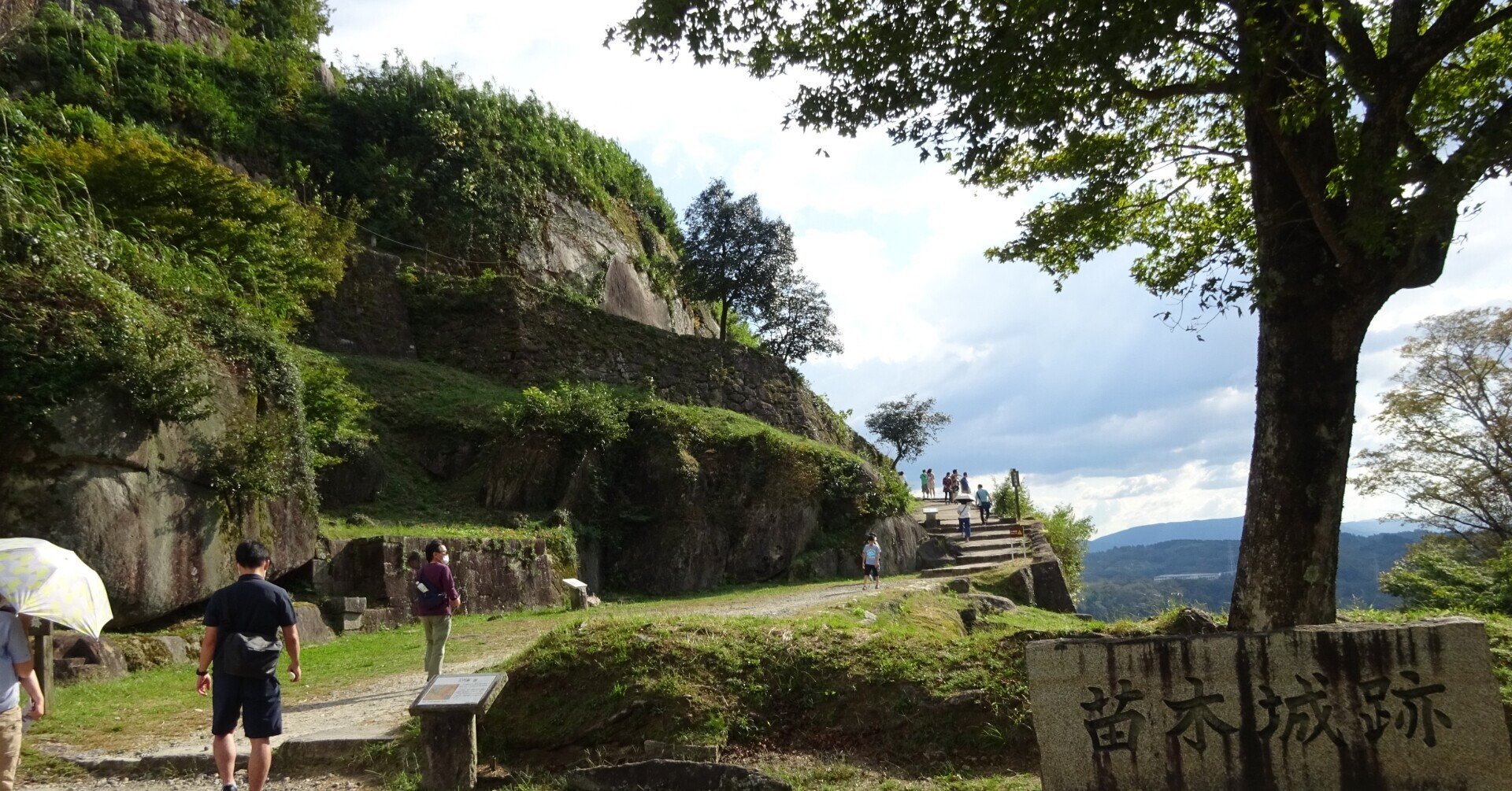 写真日記】秋の東濃・中津川紀行➂絶景の山城「苗木城」をゆく｜Emiko