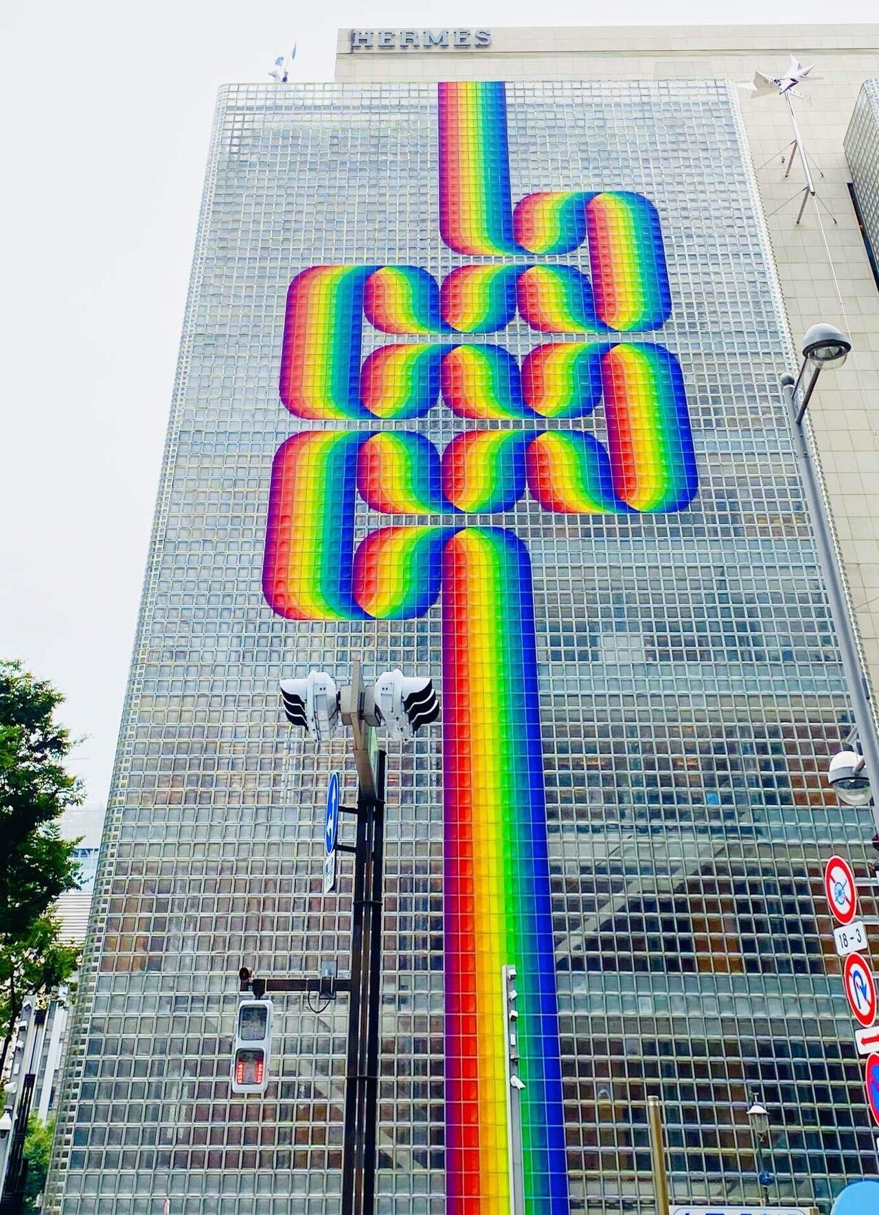 92歳アルゼンチン生まれの現役アーティスト！！銀座エルメスで初個展