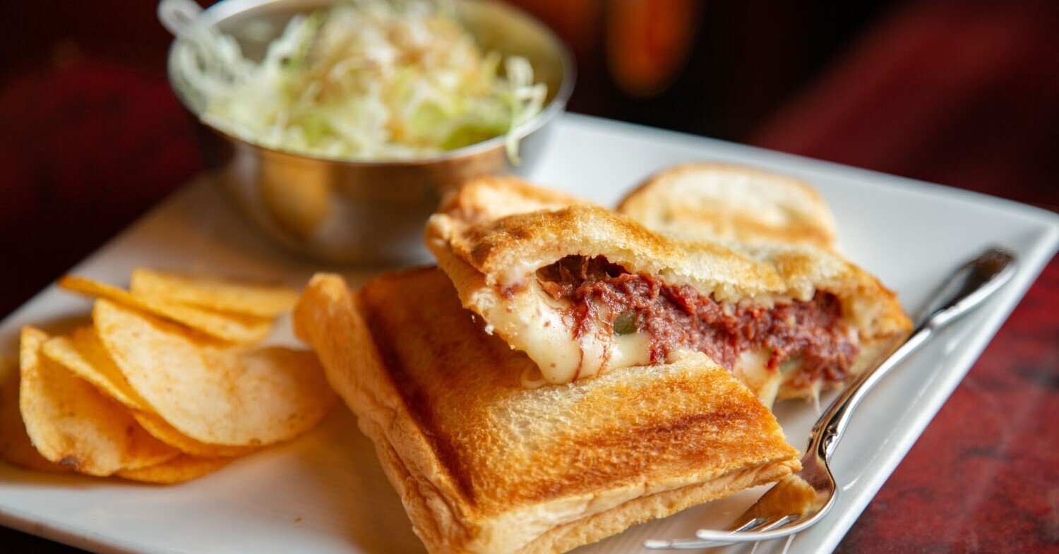 じっくり炒めたコンビーフが決め手 浅草 ローヤル珈琲店 のホットサンドのレシピ さんたつアカデミア Note じっくり炒めたコンビーフが決め手 浅草 ローヤル珈琲店 のホットサンドのレシピ さんたつアカデミア Note