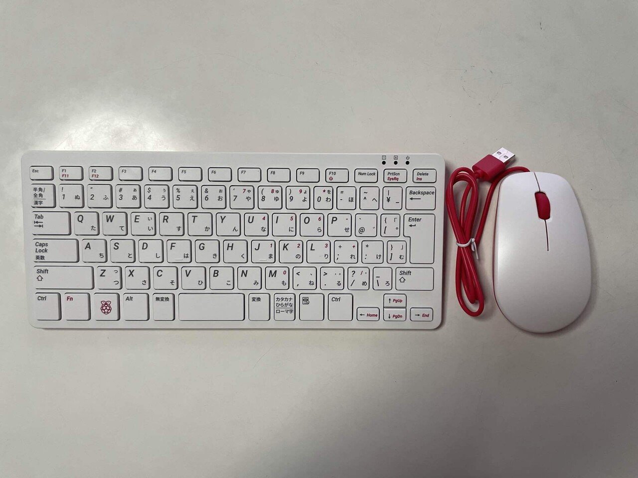 きたぞ「Raspberry Pi 400 日本版（日本語配列のキーボードを