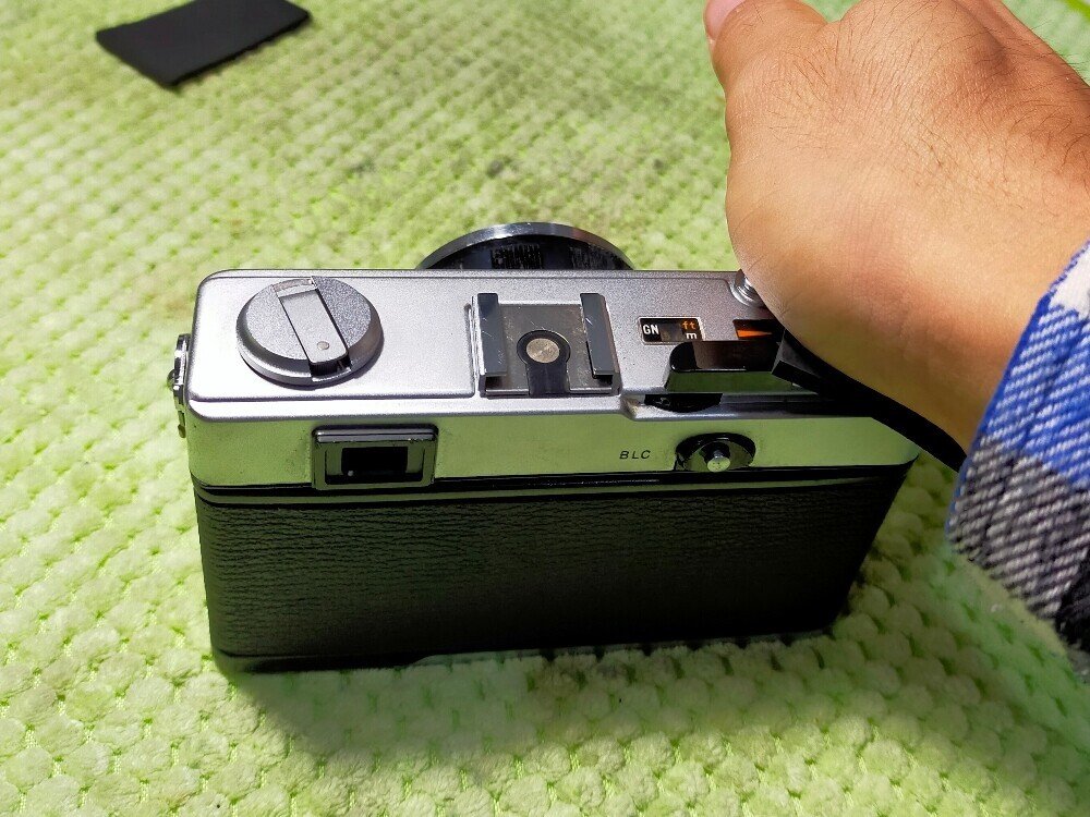 Olympus 35DCの分解｜フィルムカメラ修理のアクアカメラ