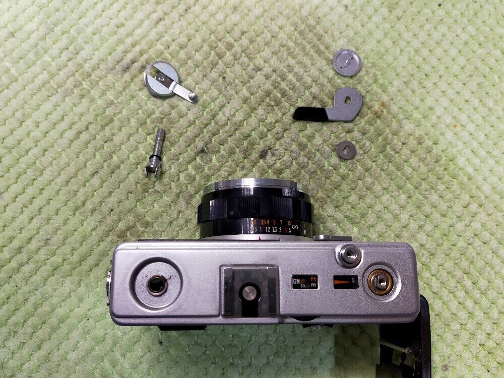 Olympus 35DCの分解｜フィルムカメラ修理のアクアカメラ