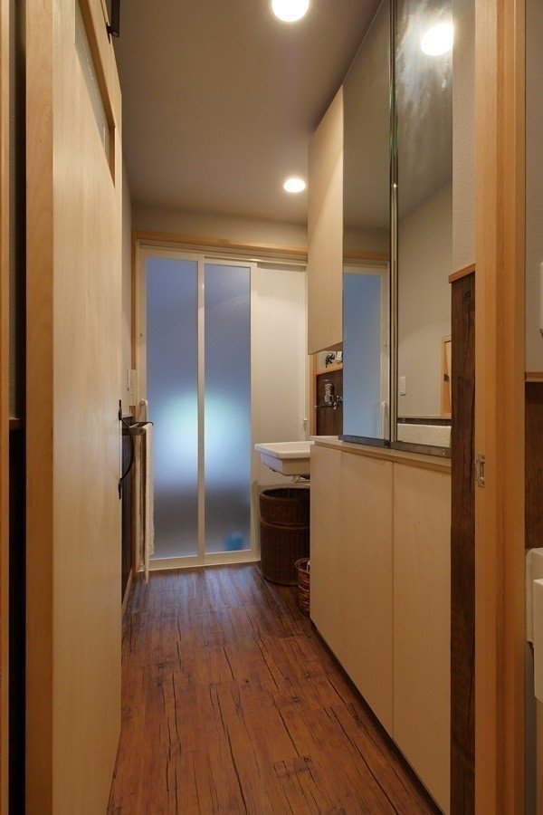 鏡扉のある収納と洗濯機のない洗面所 みゆう ママ建築士 Note