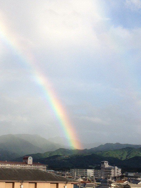 あの虹のふもとに。