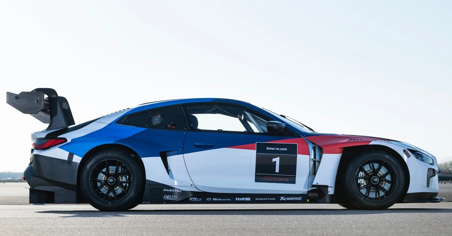 MYSTERIOUS  M4 GT3 ブルーカーボン The BMW M4 GT3 is finally coming to Japan!｜鈴木BOB康昭