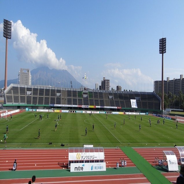 鹿児島県立鴨池陸上競技場 白波スタジアム からの眺め 赤星鷹 Note