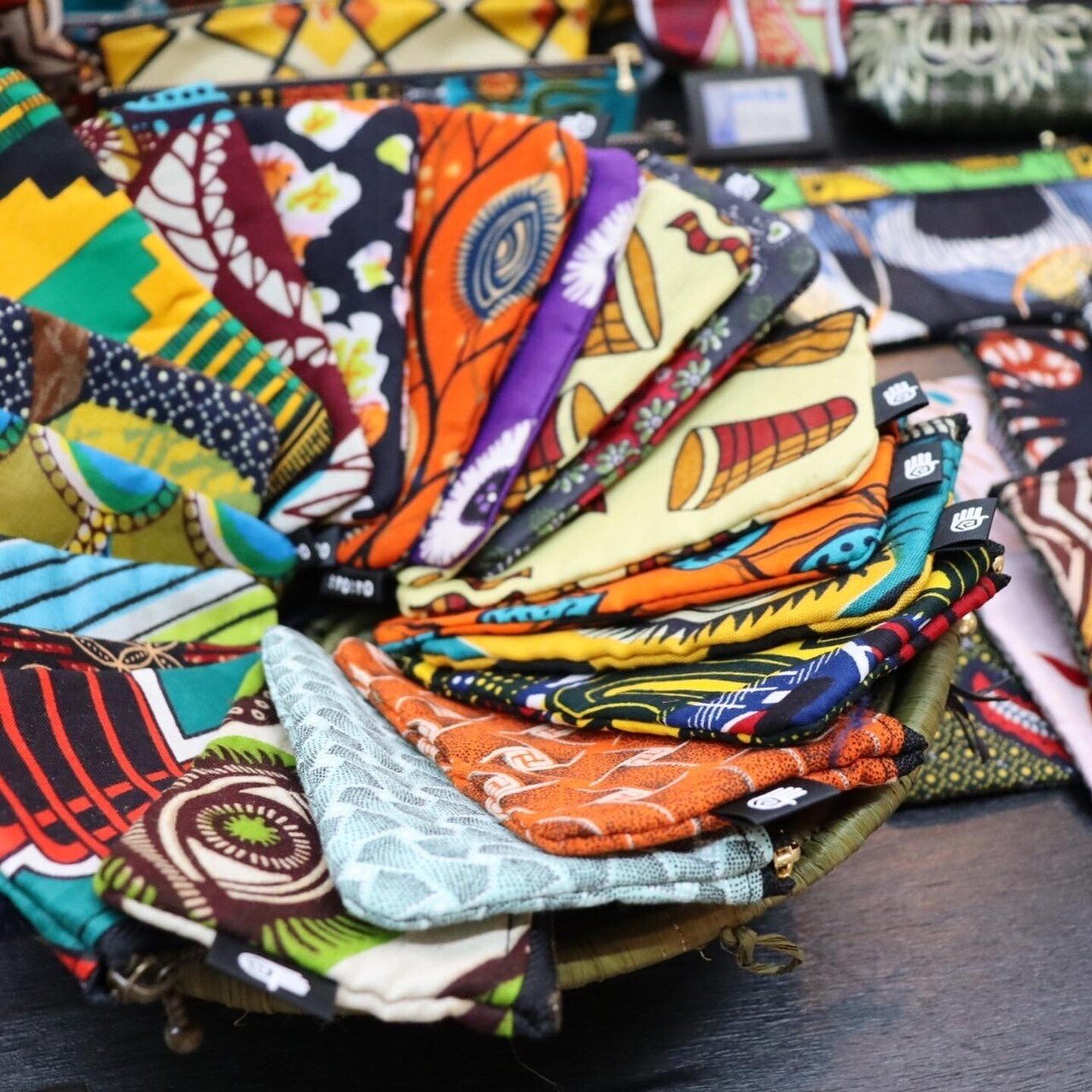 無邪気で摩訶不思議なアフリカ布が日常に彩りをお届けします【アフリカ