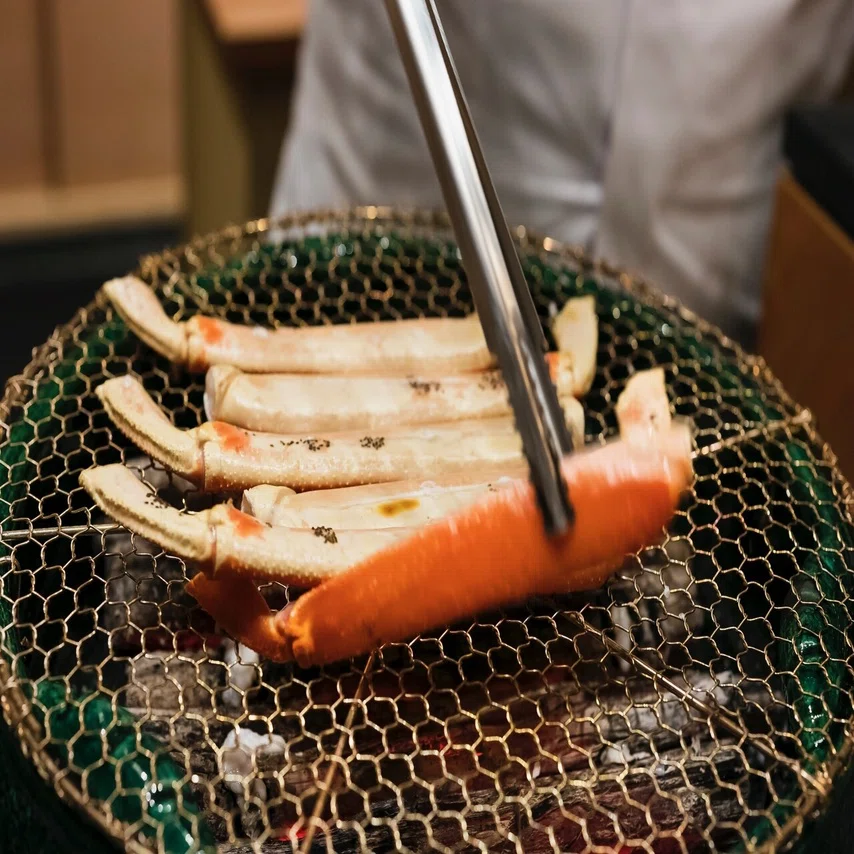 11月 蟹の王様ズワイガニ 最高級の雄 松葉蟹と雌 セイコガニを味わう 懐石小室 Note