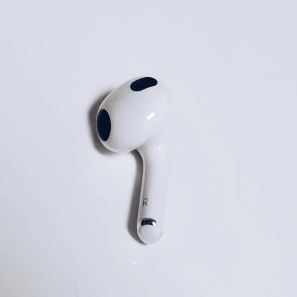 AirPods(第3世代)レビュー。開放型好きならおすすめできる｜会社の社会