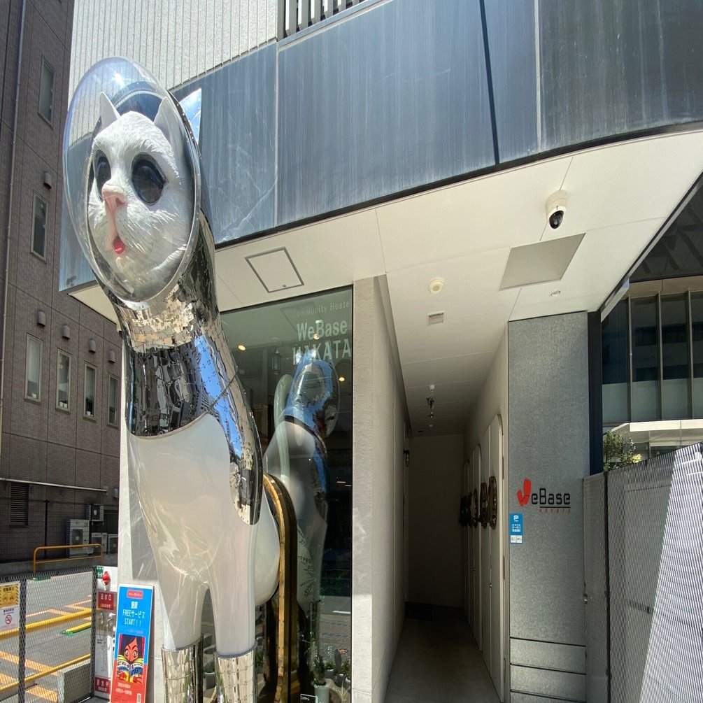 宇宙服を着た博多の猫の正体は｜sanchi