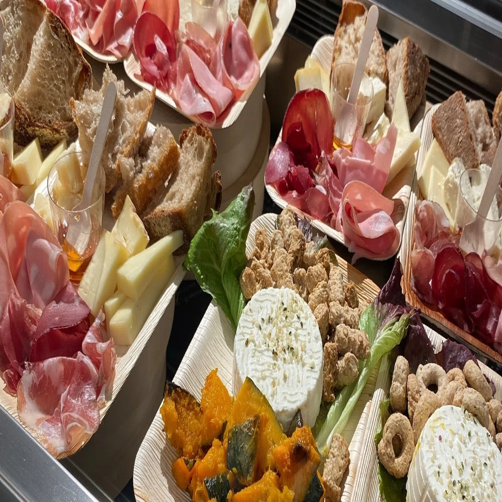 ミラノ中央市場 Mercato Centrale Milano 21年9月オープン ミラノ中央駅の充実のフードコート Nao Masunaga Note