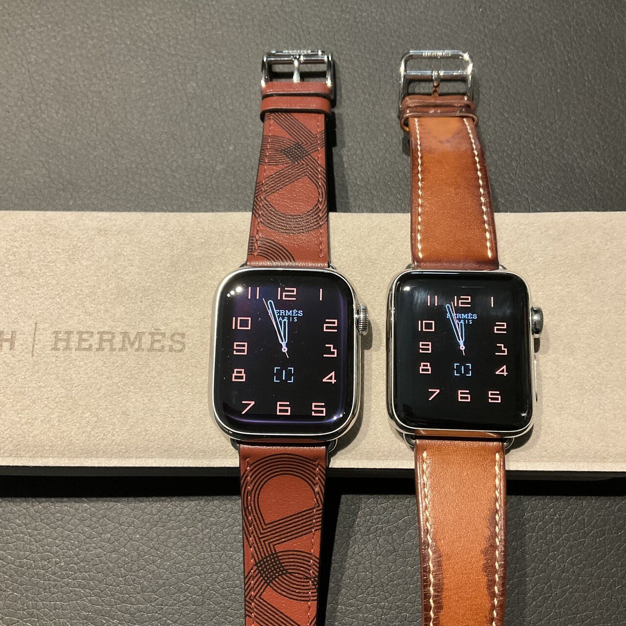 HERMES Apple Watch レザーバンドカーキエルメス