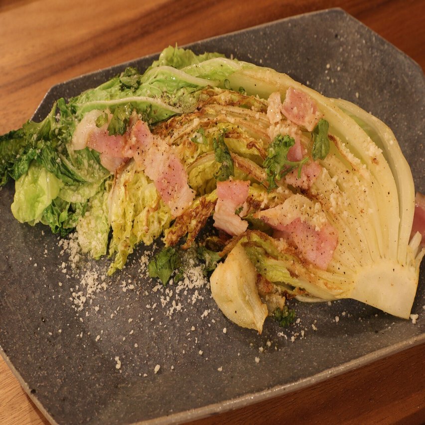 主菜 鶏とほうれん草のクリーム煮 副菜 白菜べーコンのガーリックステーキ の作り方 ぐっち夫婦 料理家 Note