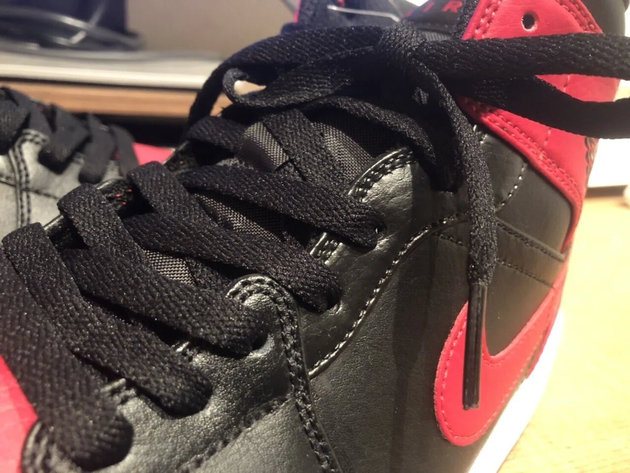 初心者でも1時間でできる！】AIR JORDAN 1 MID BREDを本当のBREDカラー 