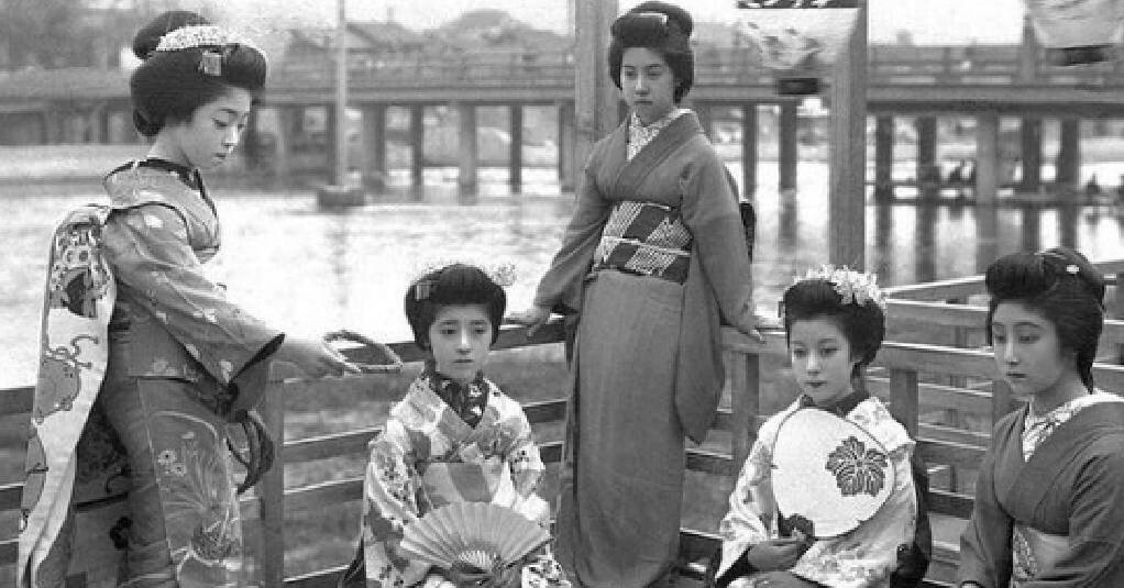 京舞妓衣装の江戸末期から近代にかけての変遷｜みつこ