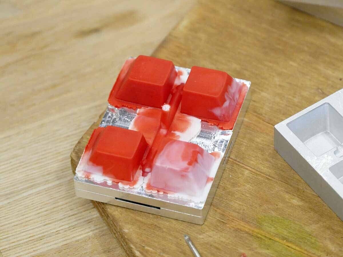 ペットボトルキャップを素材に1からキーボードを作ってみた話 Lodge Yahoo Japan Note ペットボトルキャップを素材に1からキーボードを作ってみた話 Lodge Yahoo Japan Note