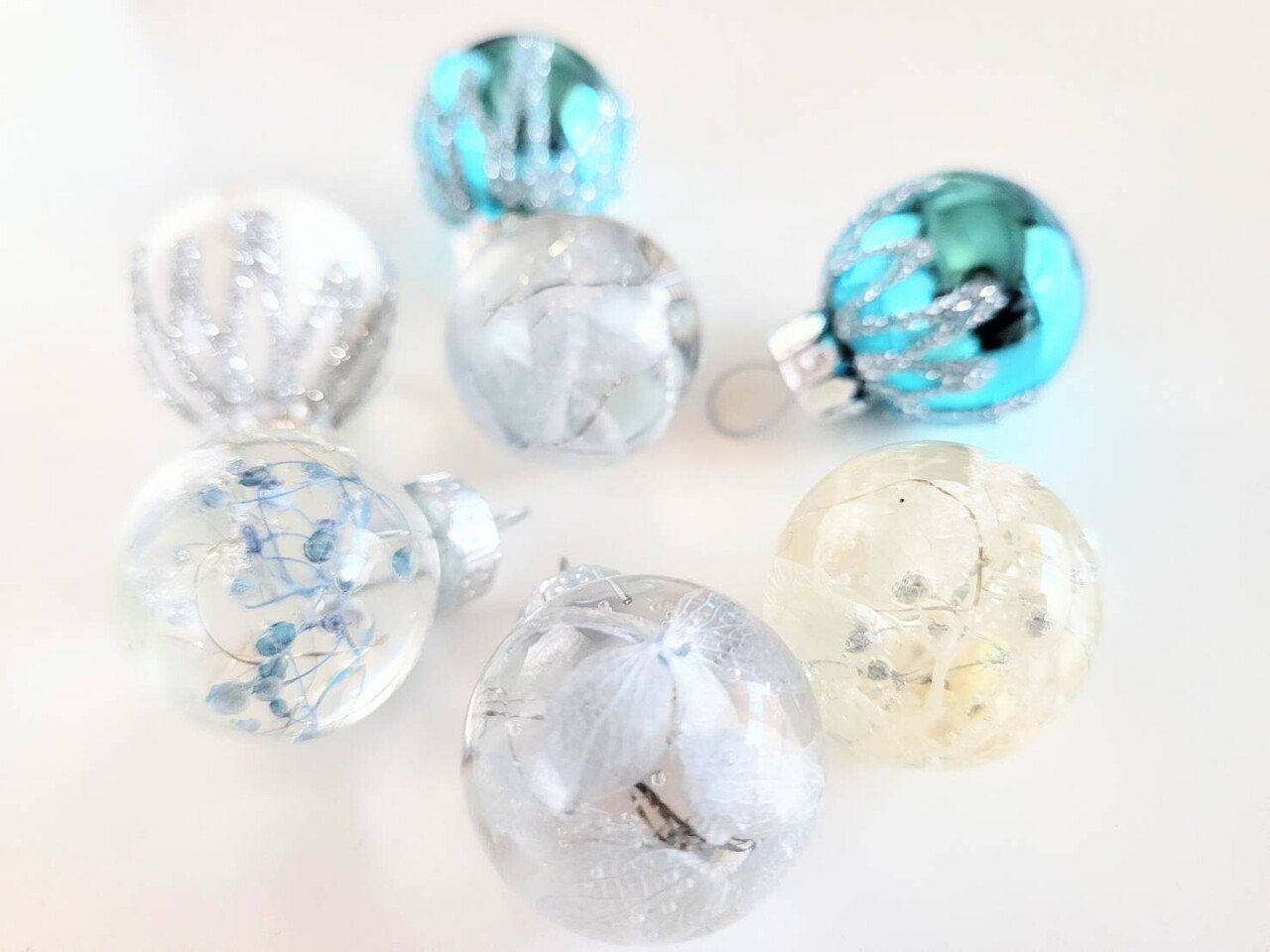 今までにない透明感のあるクリスマスツリー【ガラスツリー】｜お花と