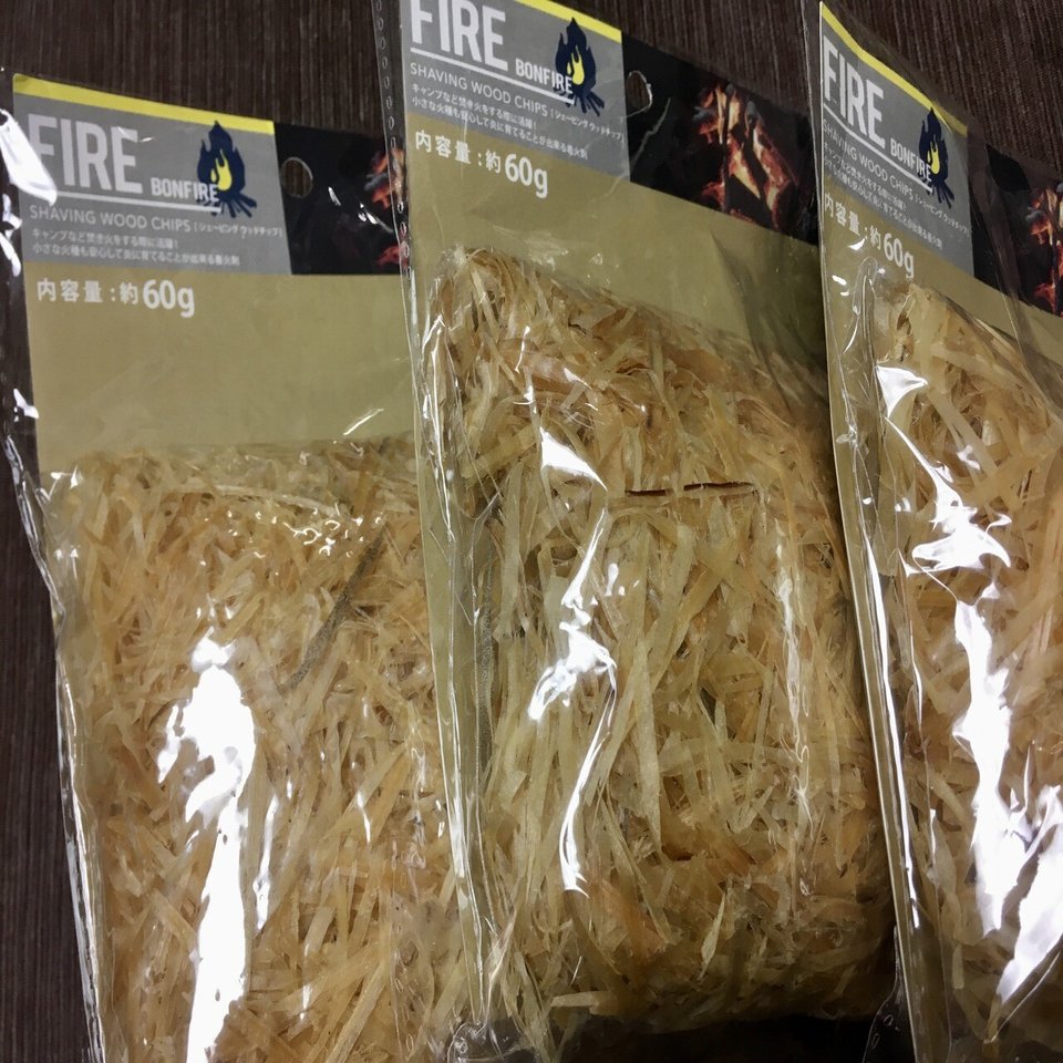 100均 セリア 焚火の着火に シェービングウッドチップ Niku Camp Note