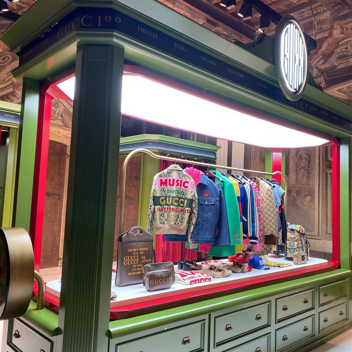 【 GUCCI 】B グッチ　ディスプレイ台　飾り棚 　レア　ヴィンテージ GUCCI 】B グッチ ディスプレイ台 飾り棚 レア ヴィンテージ GUCCI