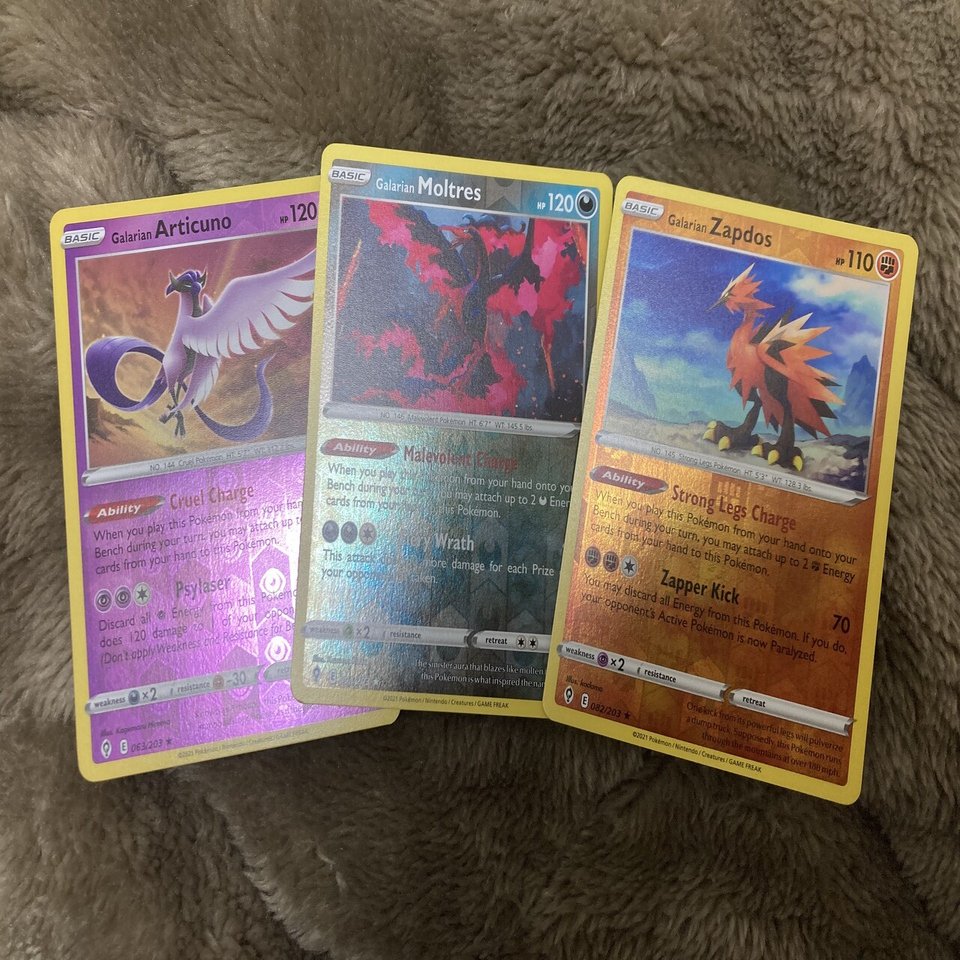 海外版ポケモンカード4枚セット 海外のポケモンカードゲーム拡張パック「Evolving Skies」ボックス開封