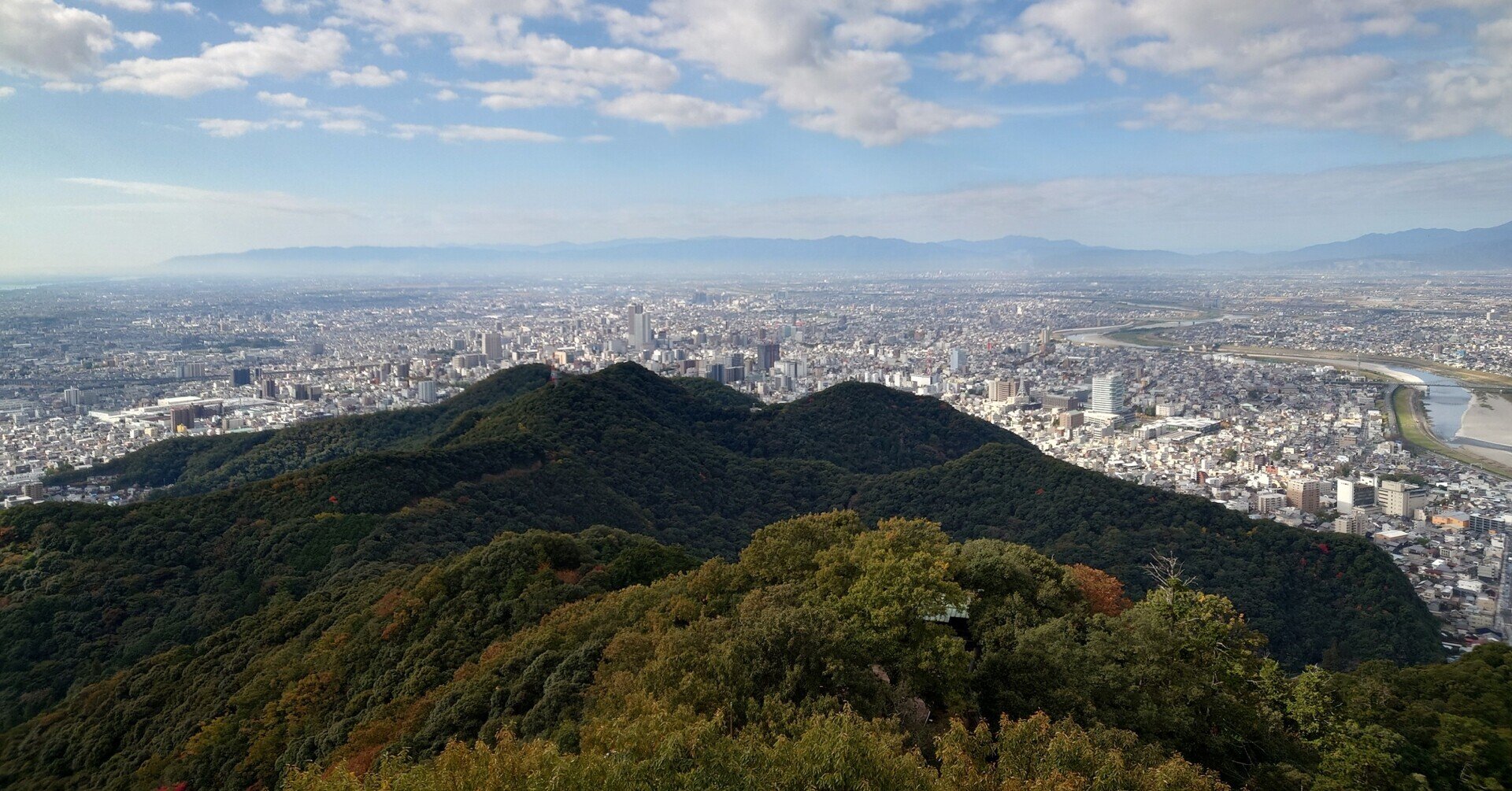 お歳暮ならオンライン 岐阜 金華山散歩 〜紅葉の秋〜｜malonnn アクセサリー
