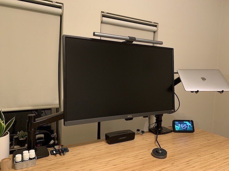 Amazon | BenQ ScreenBar Plus モニター掛け式ライトスクリーン