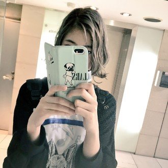 ちょっと部屋の掃除をしました 断捨離が下手で物が減らないのですが まだ使えるかも が昔よりは減りました 大切なもの をたくさん抱えて歩いて また増えるとその分何かが抜け落ちていくような そんな感じ 思い ヤナギ Note
