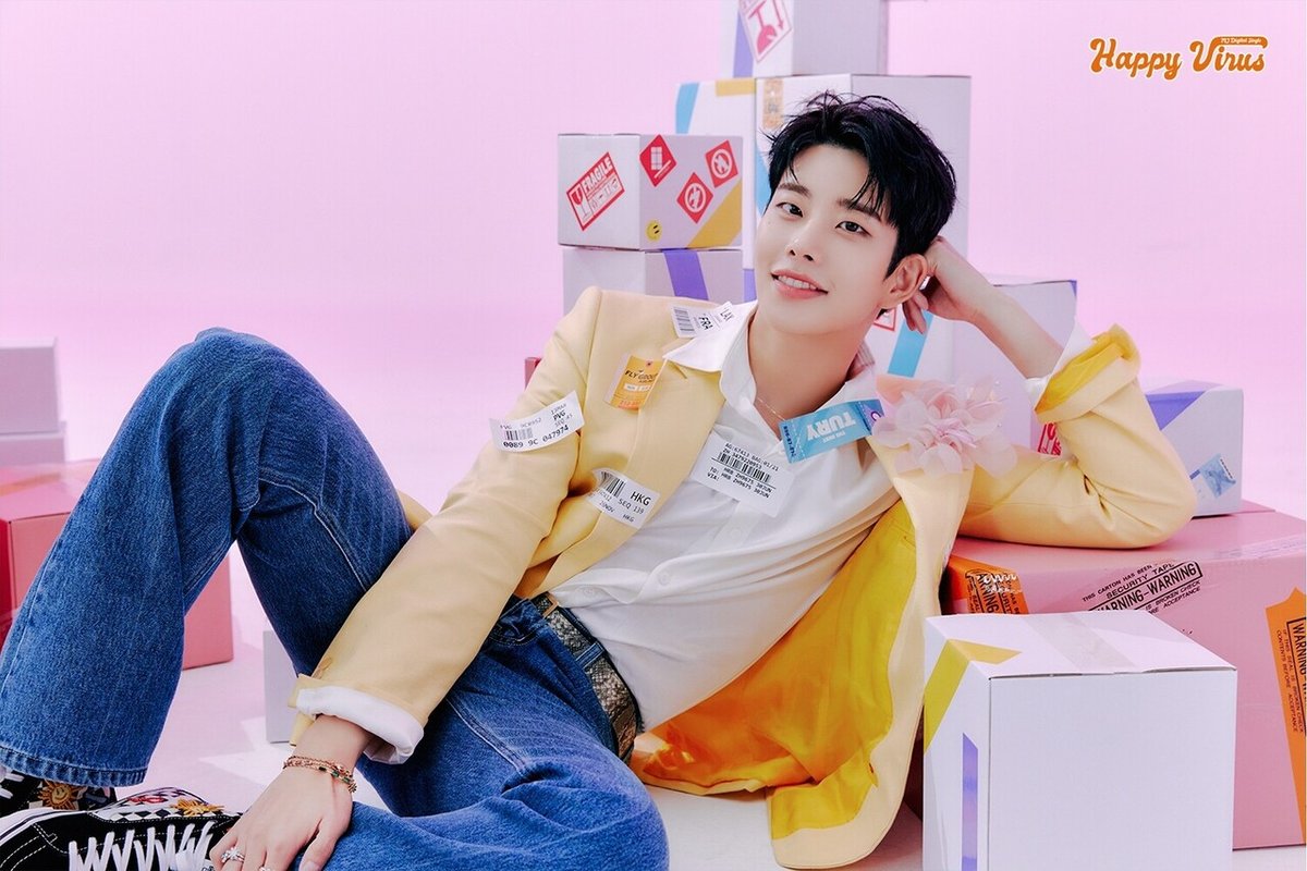 アイドル ASTRO MJ ASTRO's MJ (@mj_7.7.7 ) for Singles Magazine