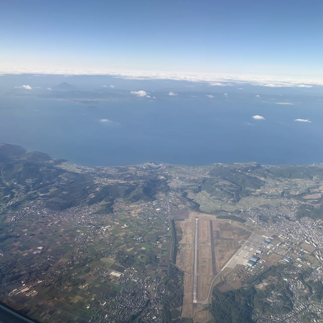 鹿児島-種子島便はどちらの窓側席の眺めがよいか。｜ACEHLQW