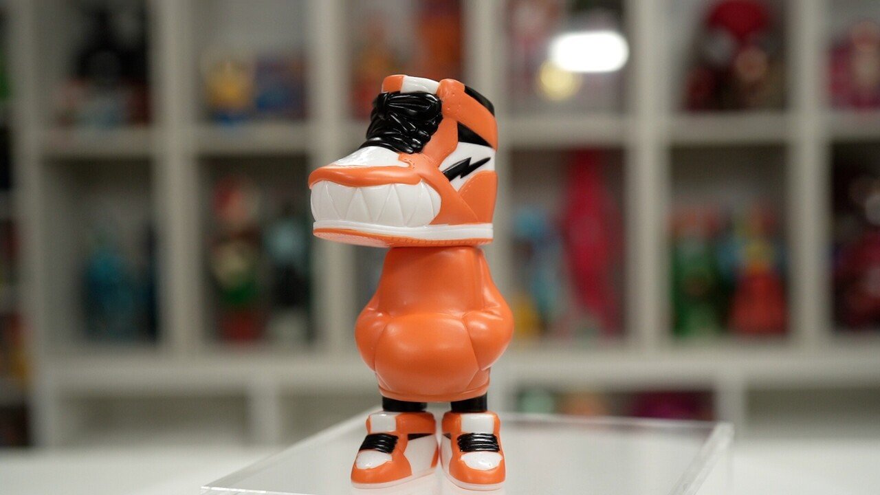 TOKYOGUNS Soft Vinyl Toy Sneakerheadz | www.nov-ita.fr