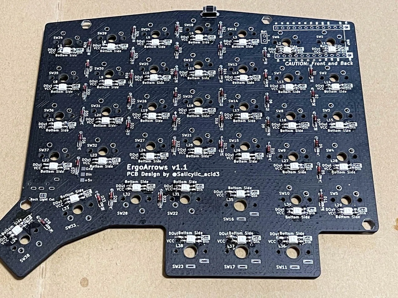 分割エルゴノミクスキーボードErgoArrowsを組み立てたので自慢したい