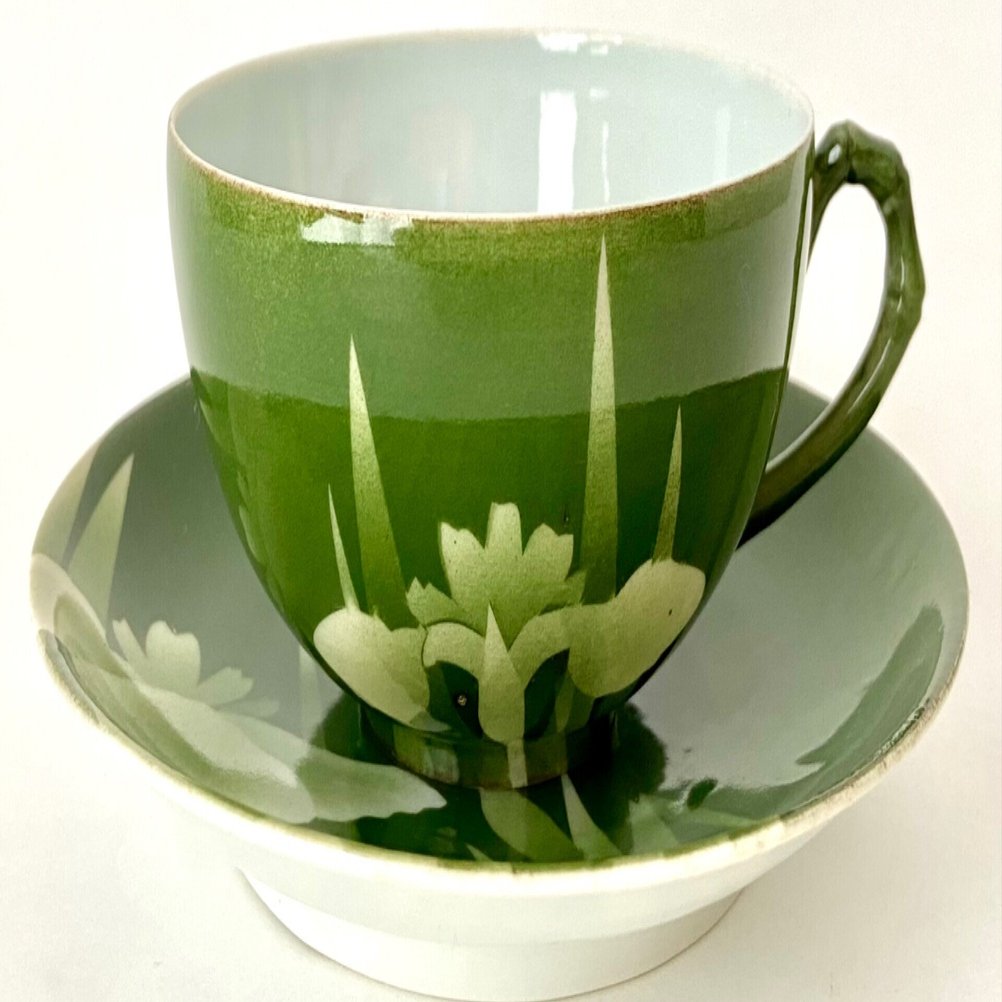 緑色のひび割れ釉の陶器カップ　清国から 緑色のひび割れ釉の陶器カップ 清国から 美術品・アンティーク