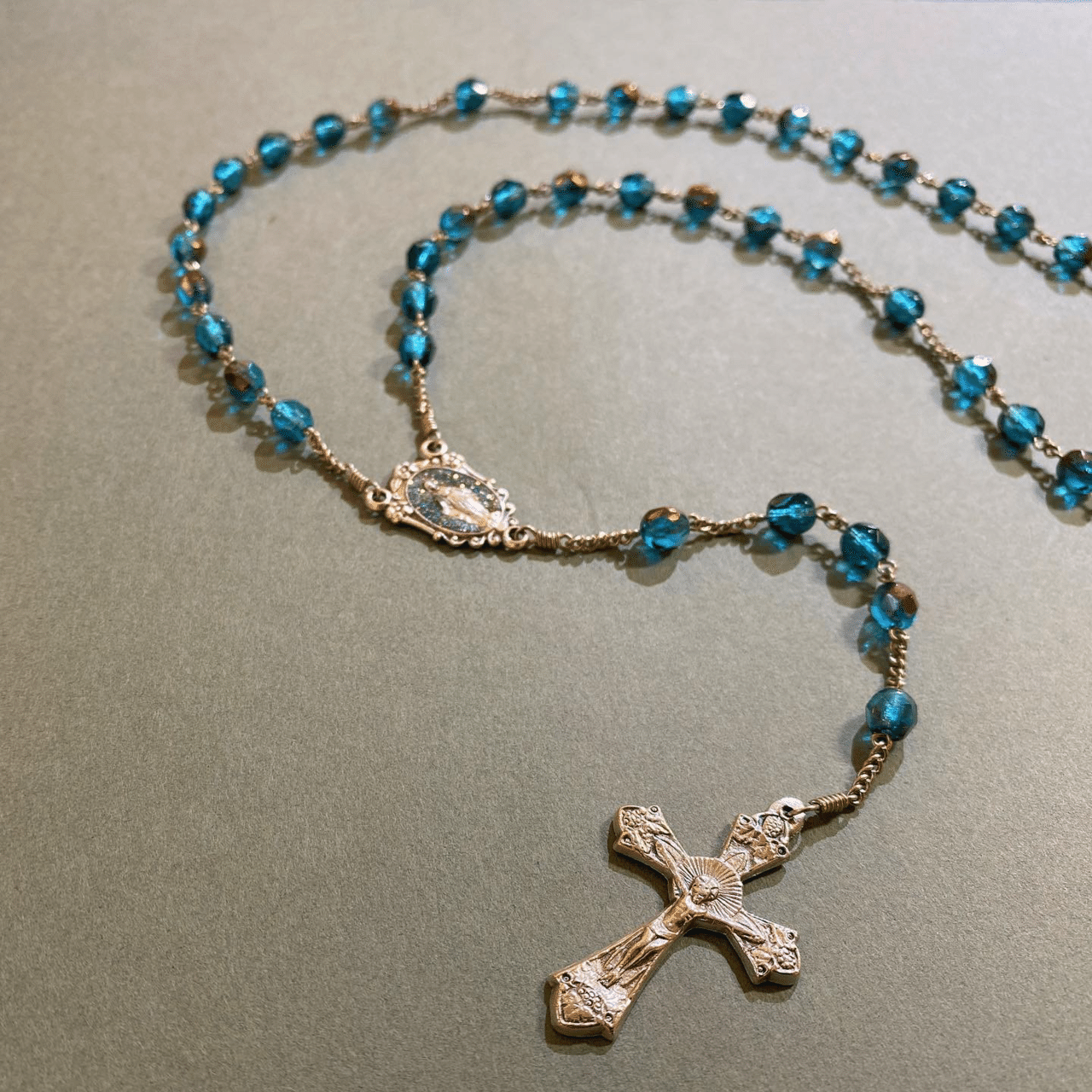 ロザリオネックレス　合成オパール　手編みロザリオ　長崎編み CATEGORY 長崎編みロザリオ（手編み） | 長崎編みロザリオ HANA