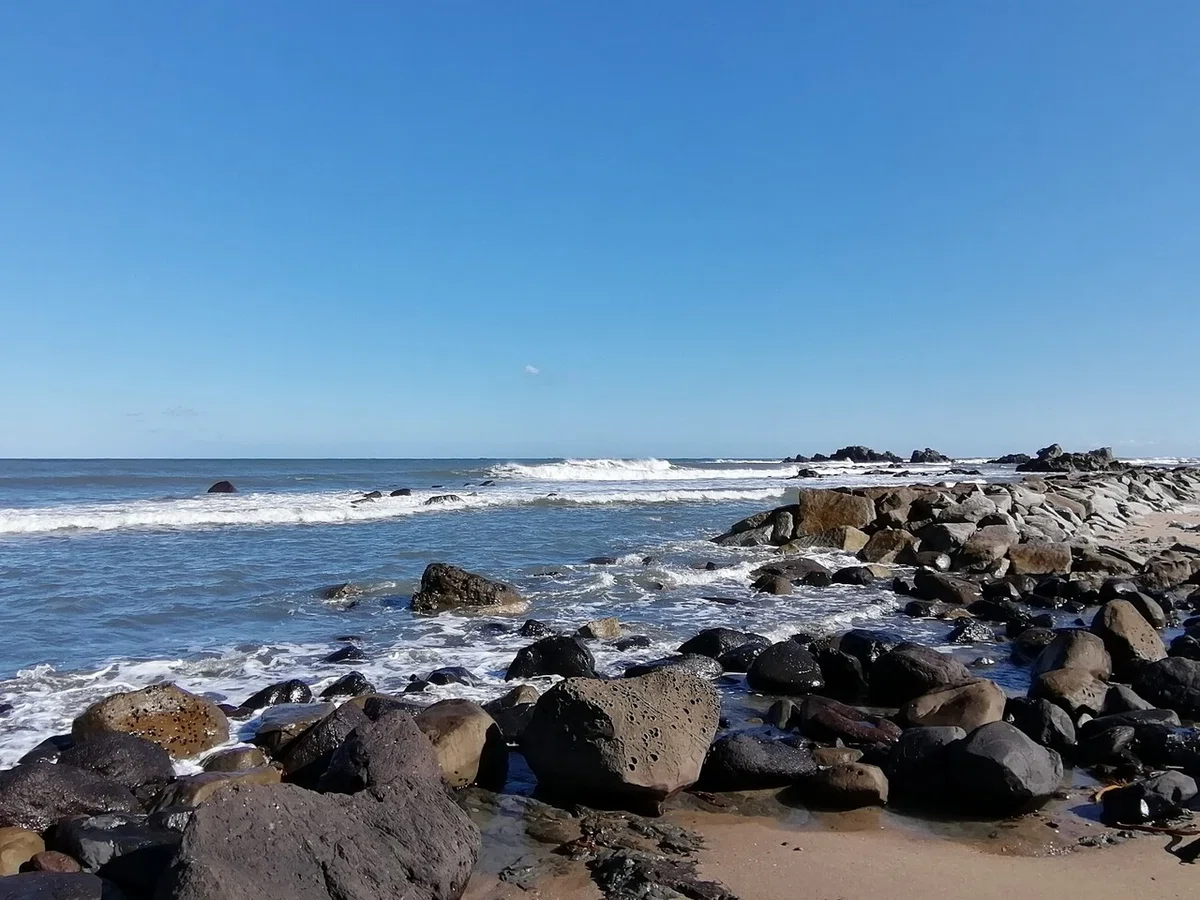 長崎海岸波打ち際