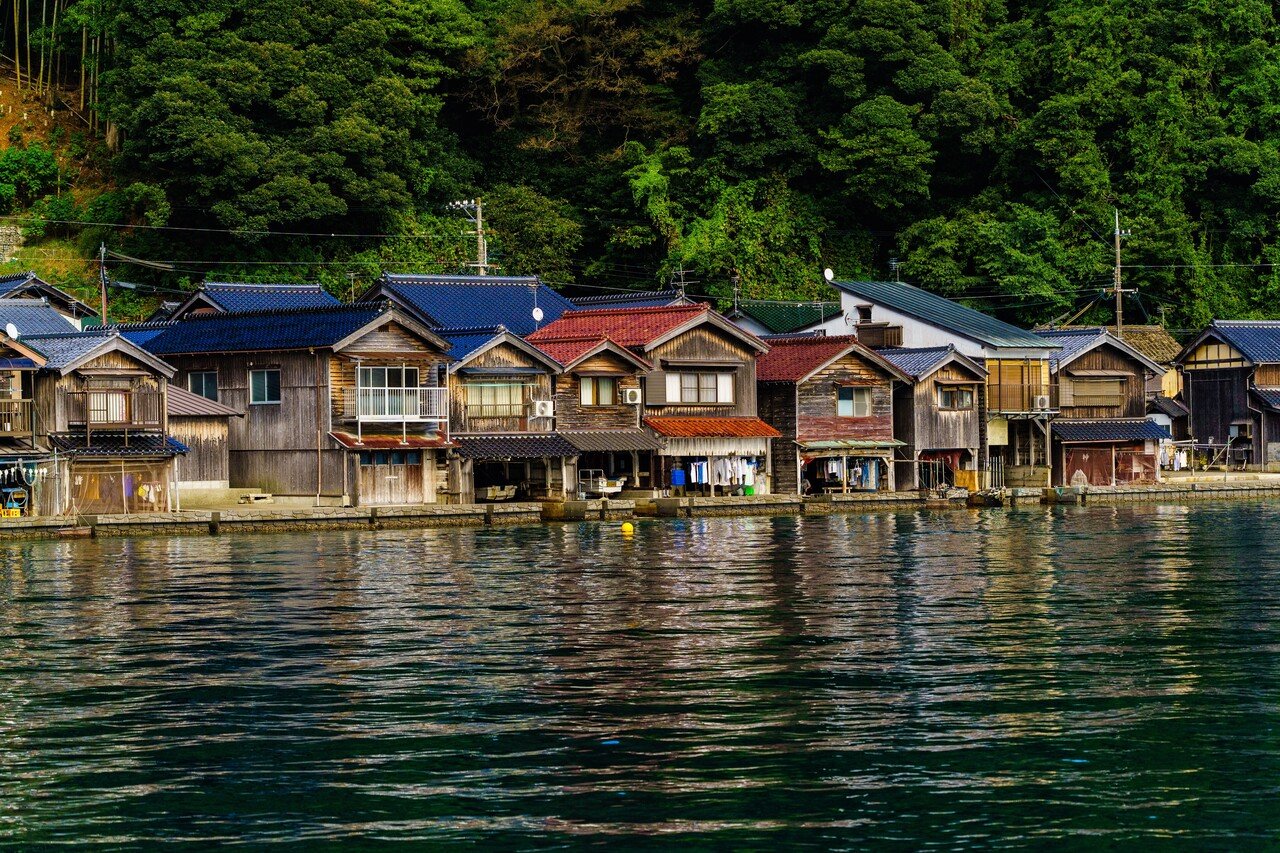 伊根港カンジャガハナ灯台 京都府伊根町 すずきたけし Note 伊根港カンジャガハナ灯台 京都府伊根町 すずきたけし Note
