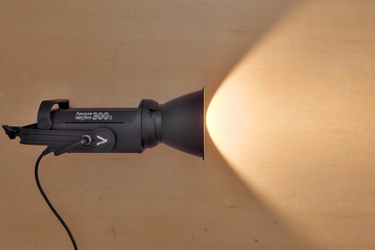 aputure 300dⅡ LEDライト　アプチャー Aputure LS C300d II Daylight LED Monolight (V-Mount) APV0129A2F