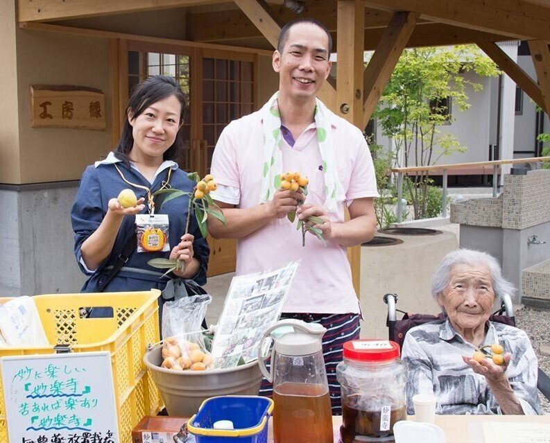 高齢者施設の朝市に出店