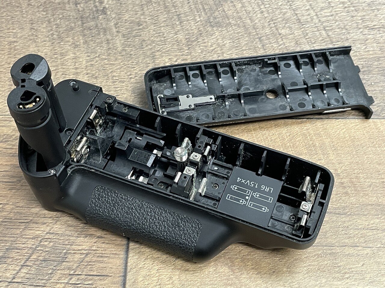 Eos Elan 7neにバッテリーパックを導入 Moja Moja Note