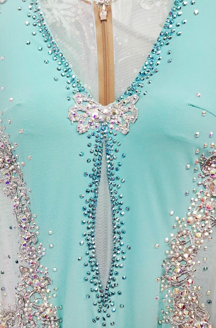 お衣装における、キラキラ石装飾の方法、すべてお見せします