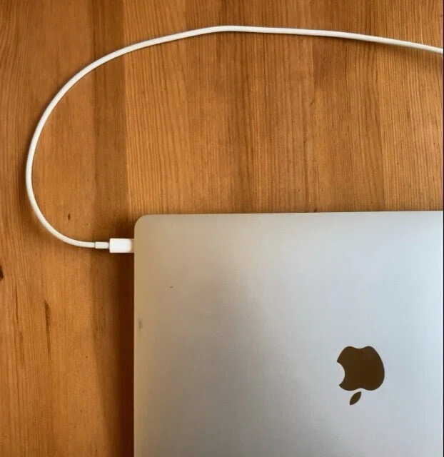 M1 MacBook Air、左USB Cポートx2を補う｜安井清一郎