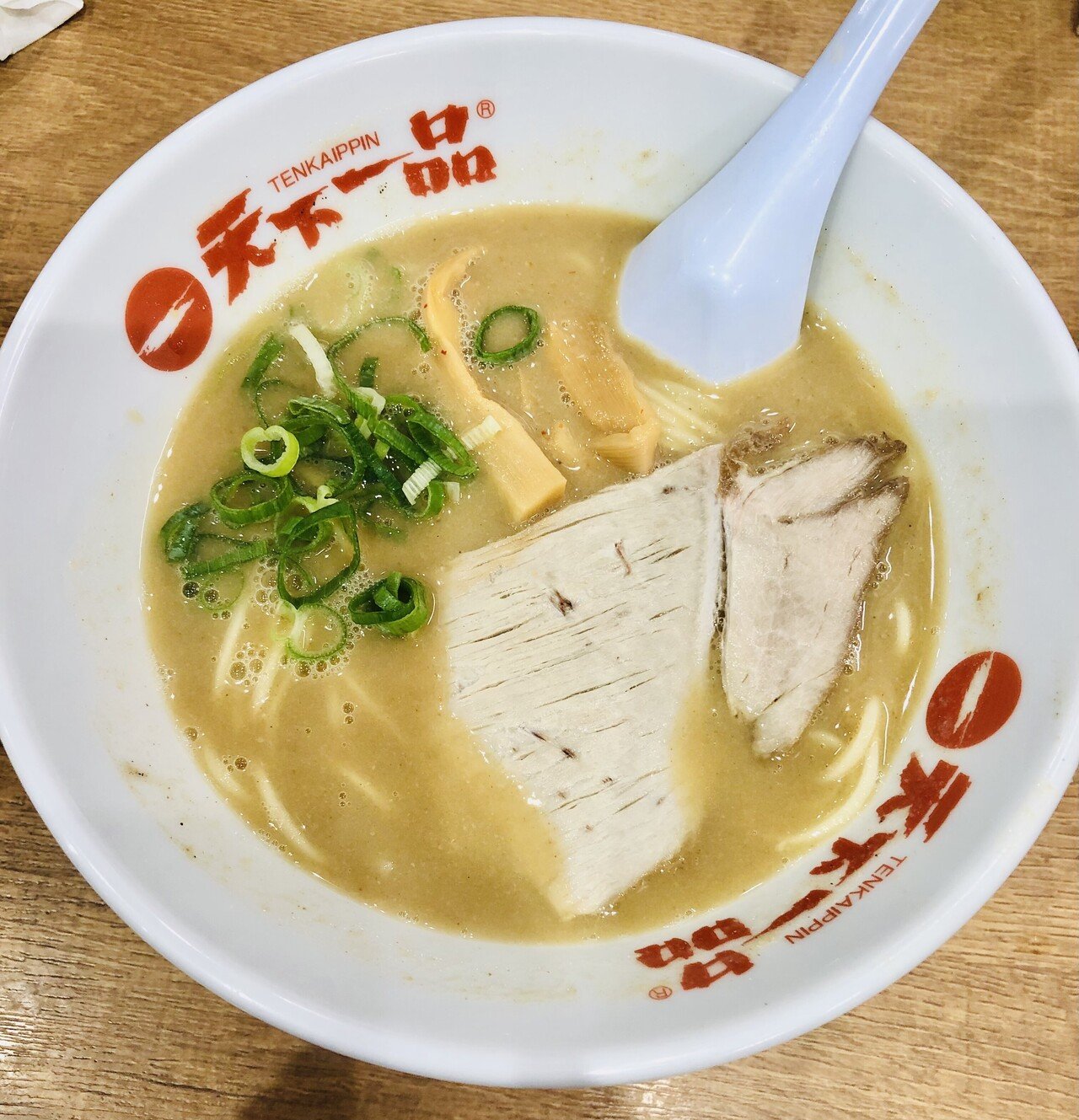 天下一品 のラーメン 先日50周年を迎えてイベントをやっていたけど50年ってすごいことですね しかもすごいのがこのスープ グルテンフリーなんですよ 成分表示を確認すると小麦の文字がありません お待ち帰りに 前良治 高校 学年主任 Metamoji 岡山 Chromebook Ict Note