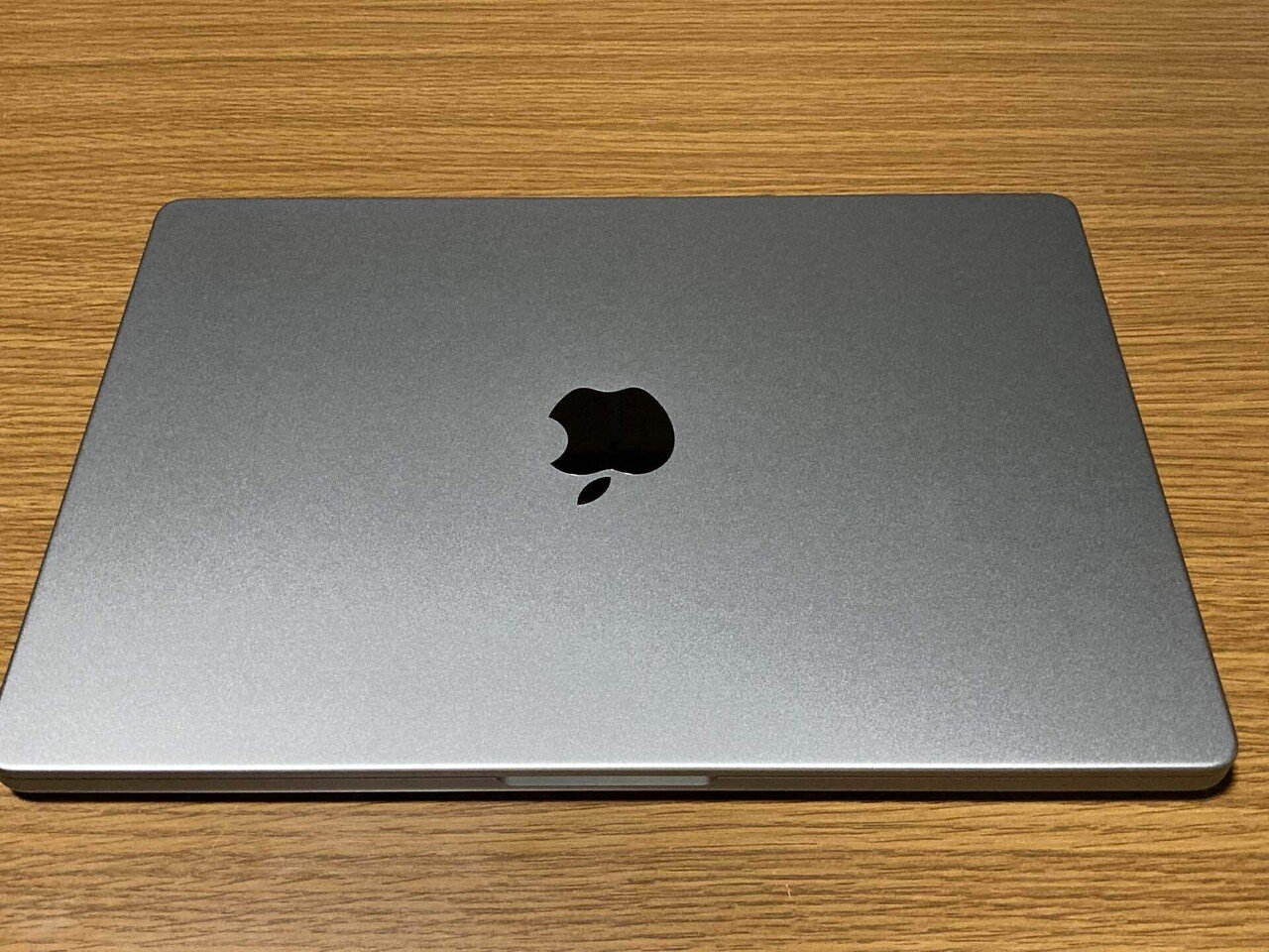 新型MacBook Pro 開封の儀｜TOBIROW（とびろう）