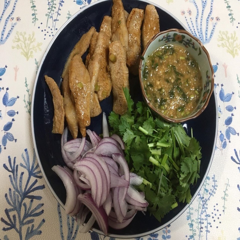 トントロを使ってタイの料理コームーヤーンを作ってみた ハーブおじさん Note