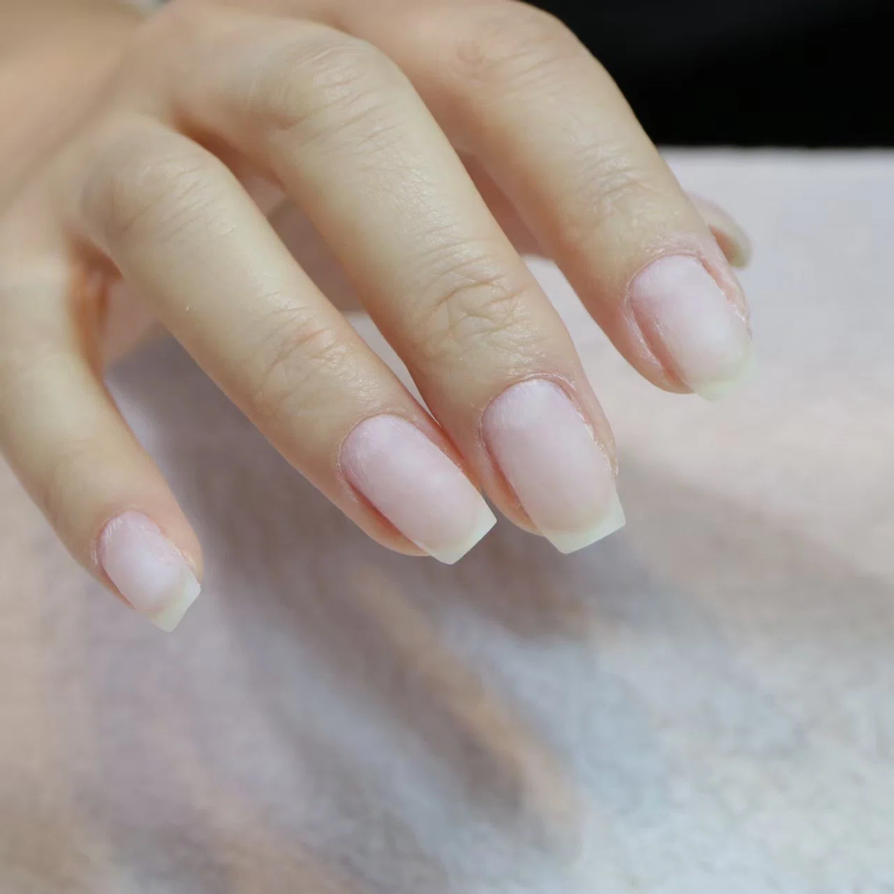Creating an original base gel that clears cloudiness, curing heat 